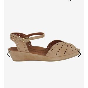 NEW l’amour des pieds size 9 sandal